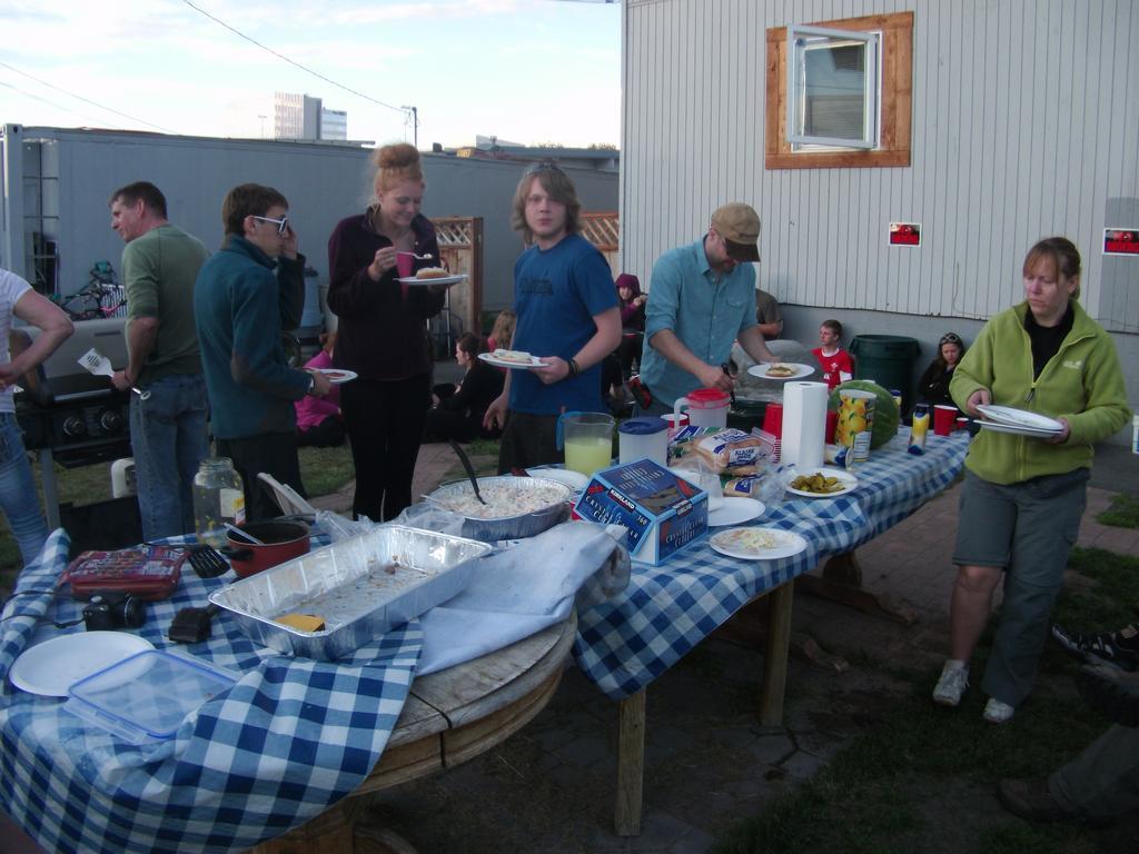 Bent Prop Inn And Hostel Of Alaska - Midtown Anchorage Eksteriør bilde