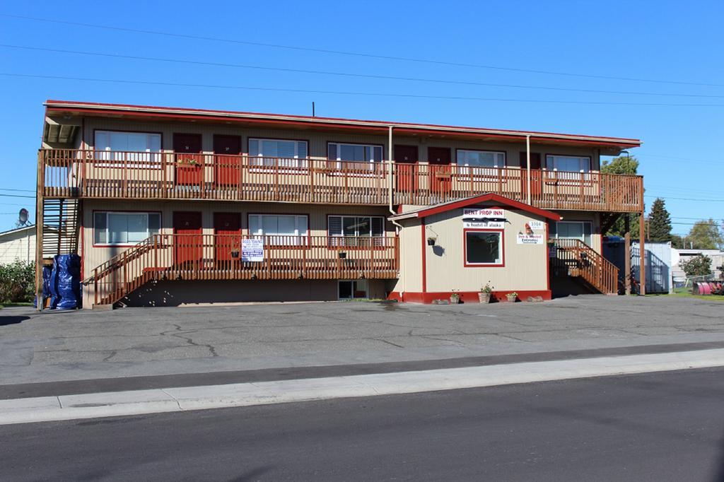 Bent Prop Inn And Hostel Of Alaska - Midtown Anchorage Eksteriør bilde